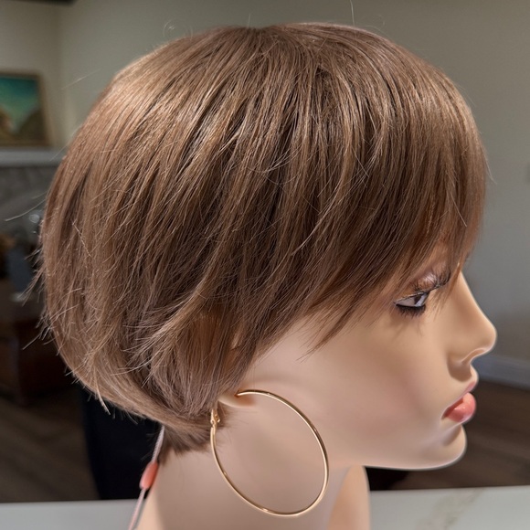 🥳2Fer🥳 HAIR, 2-Pixie style, bangs, Medium brown/Carmel highlights & Med Brown - Picture 1 of 16
